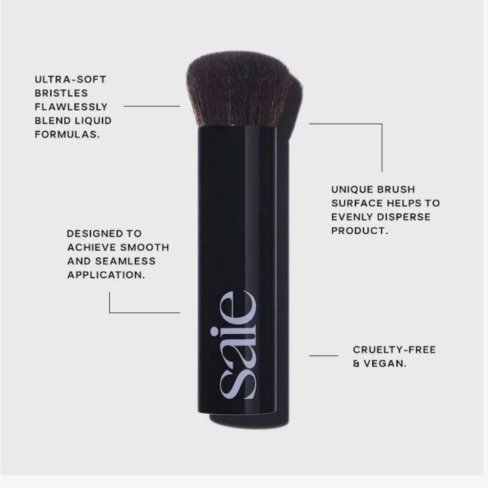 Saie Makeup The Fluffy Brush NWT in the Box
